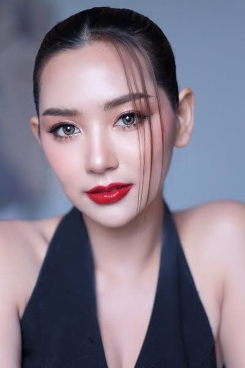 นพรัตน์ กาวิโล Portrait of นพรัตน์ กาวิโล