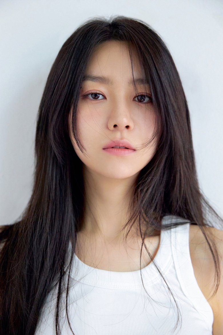 Ji Su-yeon Portrait of Ji Su-yeon