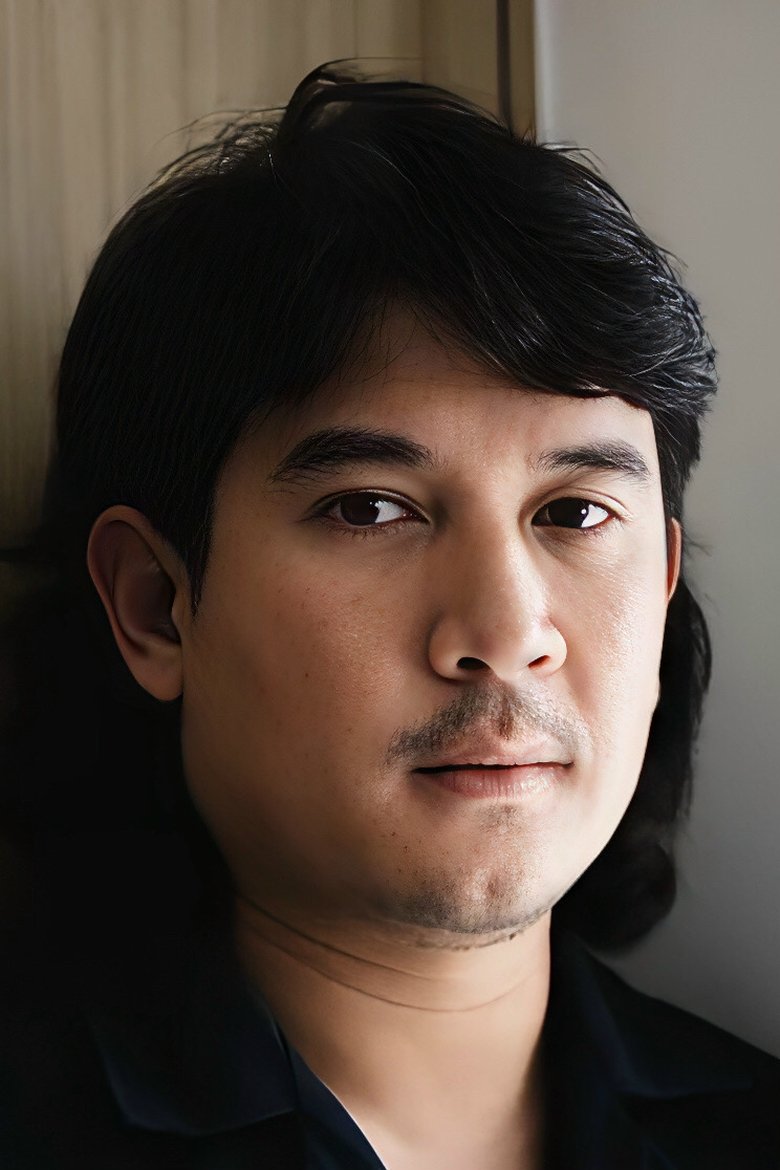 Puttipong Nakthong Portrait of Puttipong Nakthong