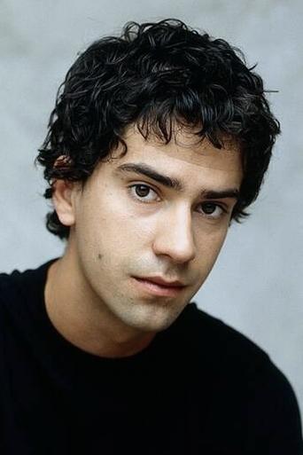 Portrait of Hamish Linklater