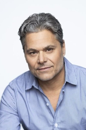 Portrait of Robert Di Loreto