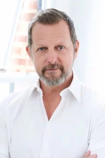 Portrait of Rob Ashford