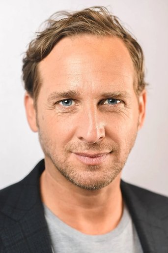 Portrait of Josh Lucas