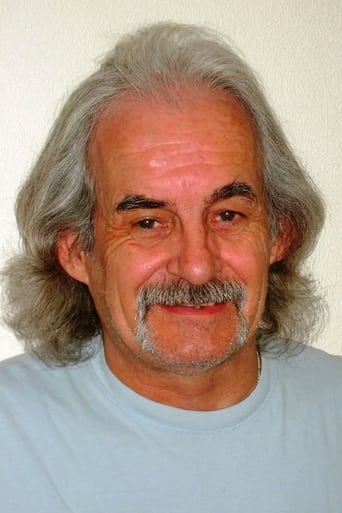 Portrait of Steve Saunders