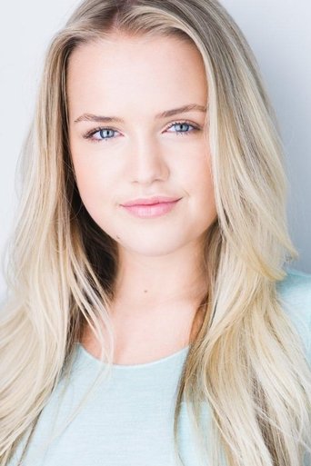 Portrait of Hannah Patelunas