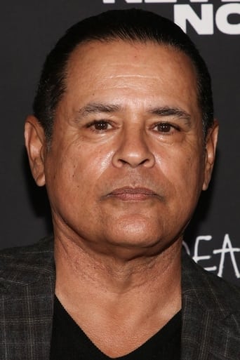 Portrait of Raymond Cruz