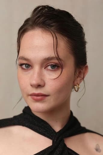 Portrait of Cailee Spaeny