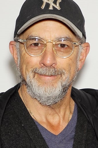 Portrait of Richard Schiff