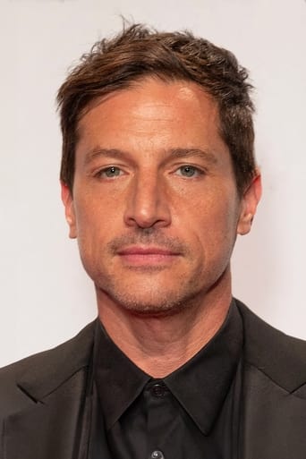 Portrait of Simon Rex