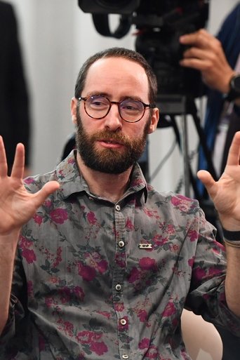 Portrait of Filipe Gontijo