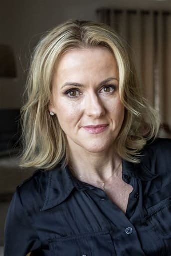 Portrait of Jojo Moyes