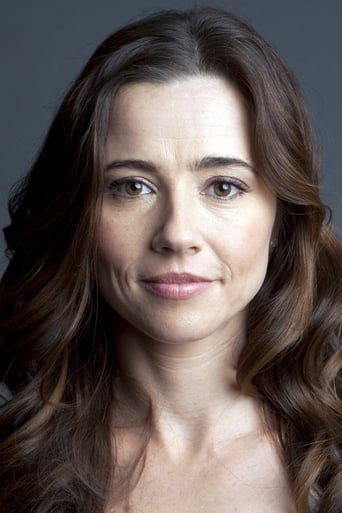 Portrait of Linda Cardellini