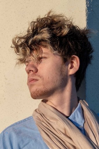 Portrait of Zander Bell