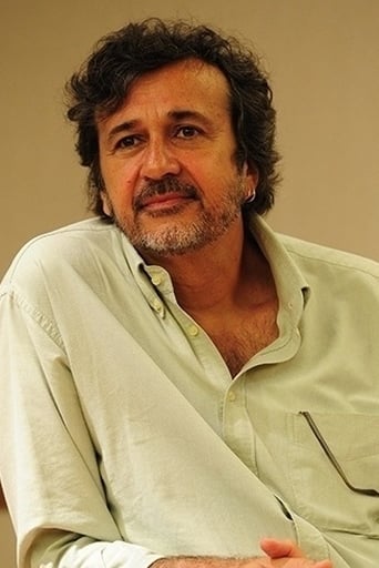 Portrait of José Alvarenga Jr.