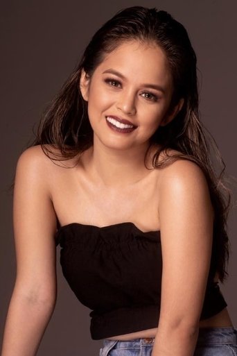 Portrait of Bella Thompson