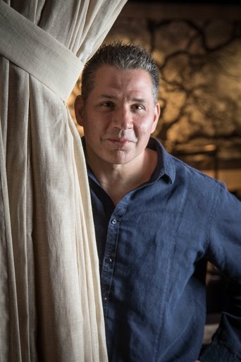 Portrait of Mike Vecchione