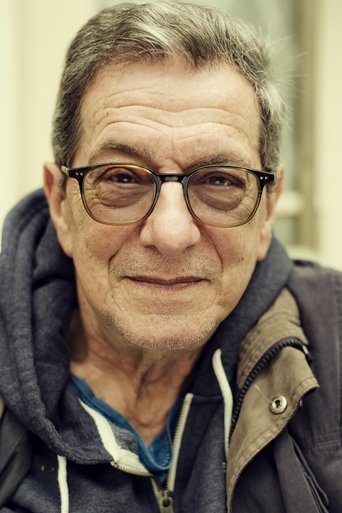 Portrait of Tom Kempinski