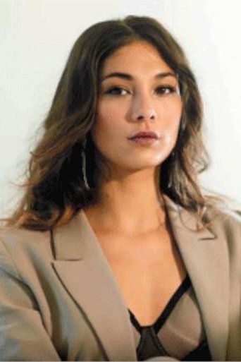 Portrait of Mareva Ranarivelo