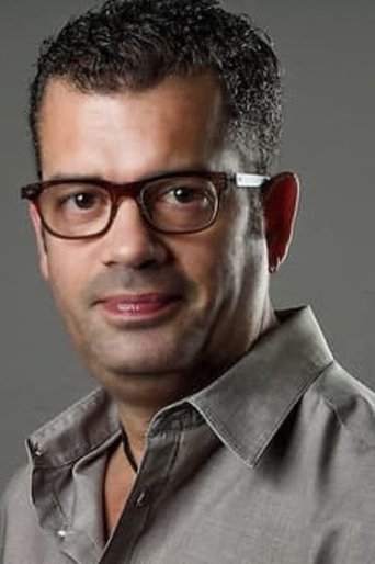 Portrait of Roger Zayas-Bazán