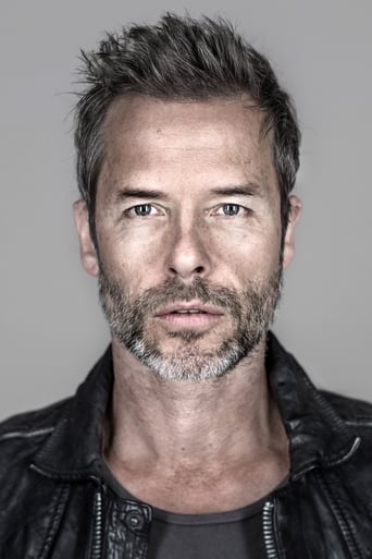 Portrait of Guy Pearce