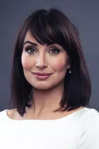 Portrait of Roxy Shahidi