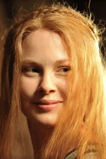 Portrait of Beth Aynsley