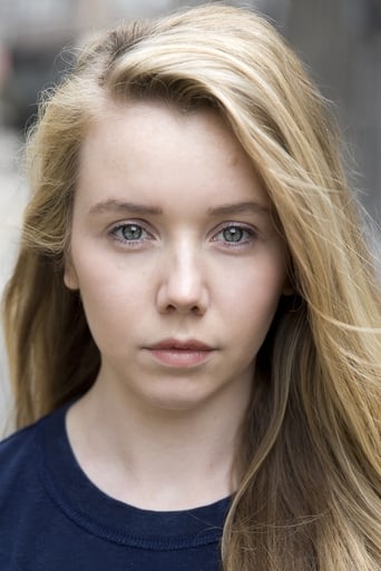 Portrait of Lauren Lyle