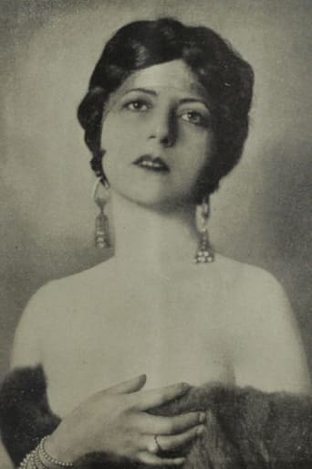 Portrait of Tessy Harrison