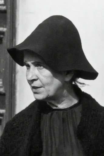 Portrait of Linda Gay