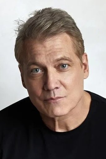 Portrait of Holt McCallany