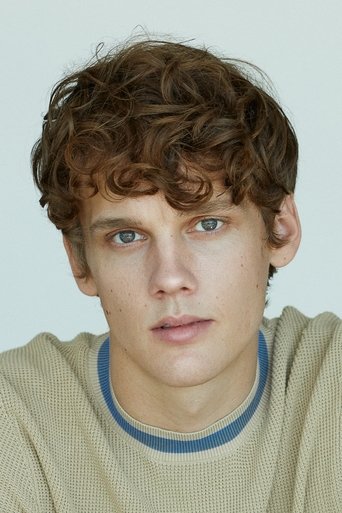 Portrait of Hunter Doohan