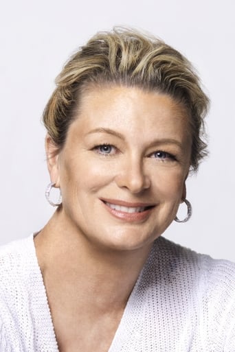 Portrait of Kristin Hannah