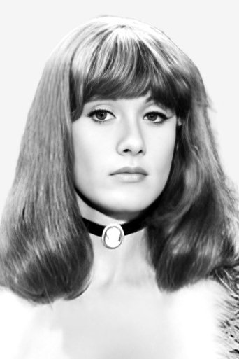 Portrait of Robyn Hilton