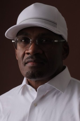 Portrait of Shawn Fonteno