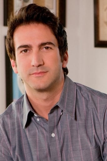 Portrait of Josh Schwartz