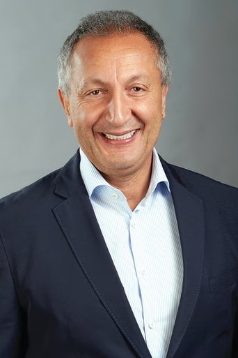 Portrait of Isaac Larian