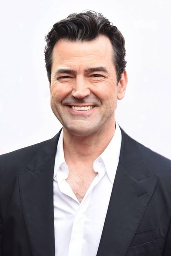 Portrait of Ron Livingston