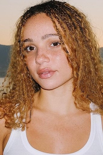 Portrait of Letícia Vieira