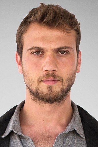 Portrait of Aras Bulut Iynemli