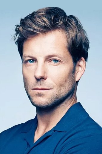 Portrait of Jamie Bamber