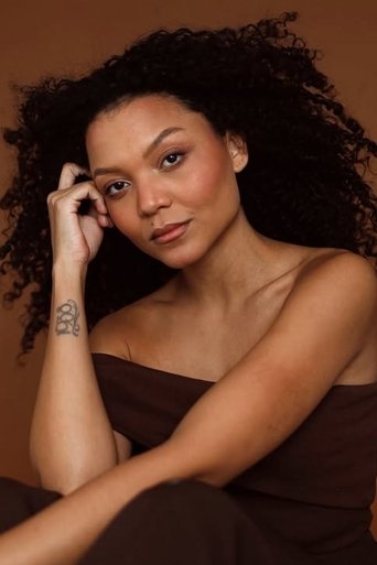 Portrait of Kamila Amorim
