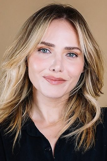 Portrait of Letícia Colin