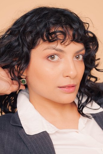 Portrait of Jennifer Peña