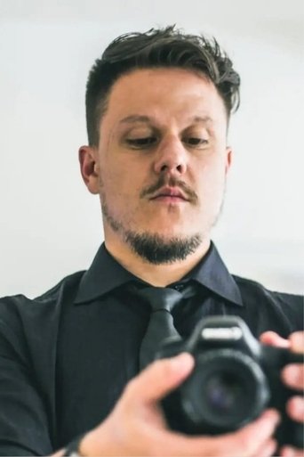Portrait of Leonardo Moreira