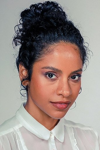 Portrait of Larissa Góes