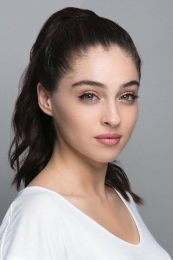 Portrait of Cemre Baysel