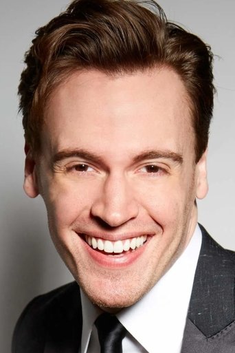 Portrait of Erich Bergen