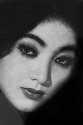 Portrait of Thẩm Thúy Hằng
