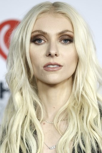 Portrait of Taylor Momsen