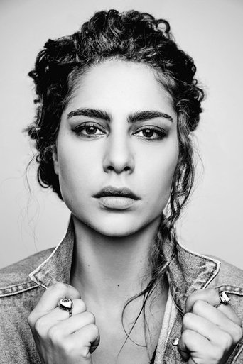 Portrait of Nadia Hilker